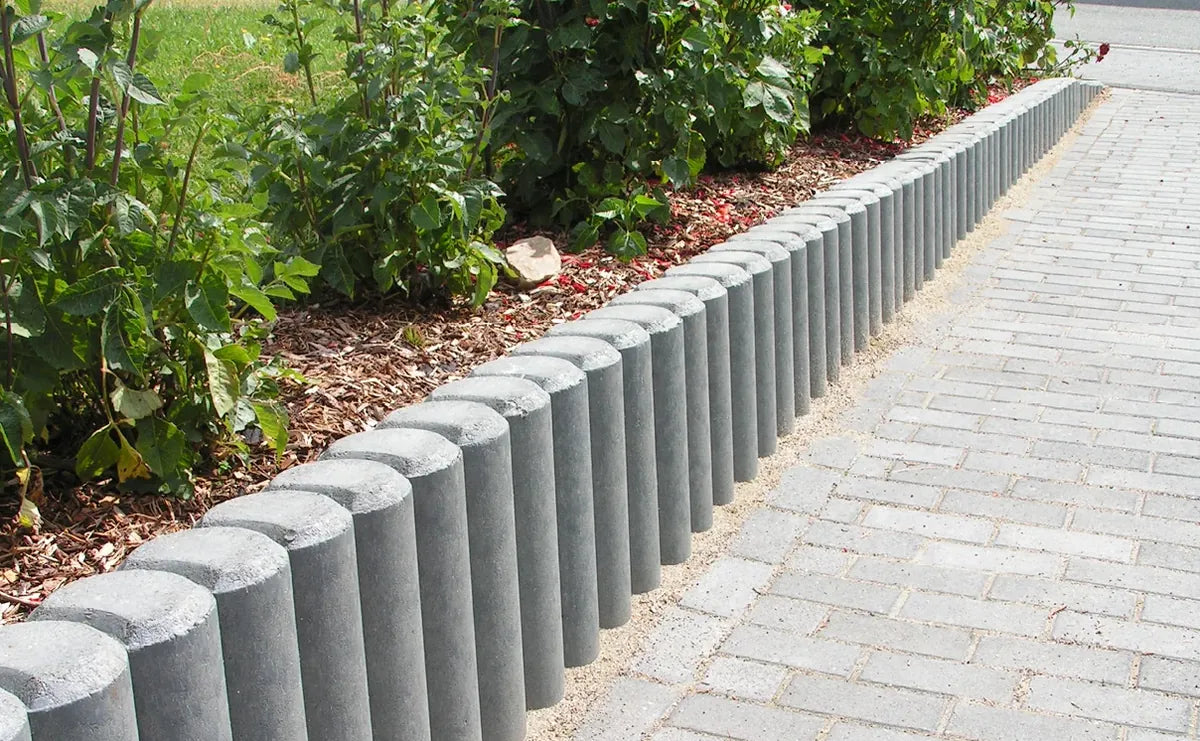 Hohlkehlpalisade aus Recyclingmaterial