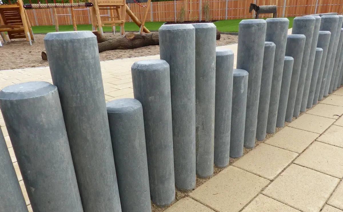 Rundpalisade aus Recyclingmaterial