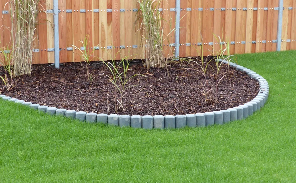 Rundpalisade aus Recyclingmaterial