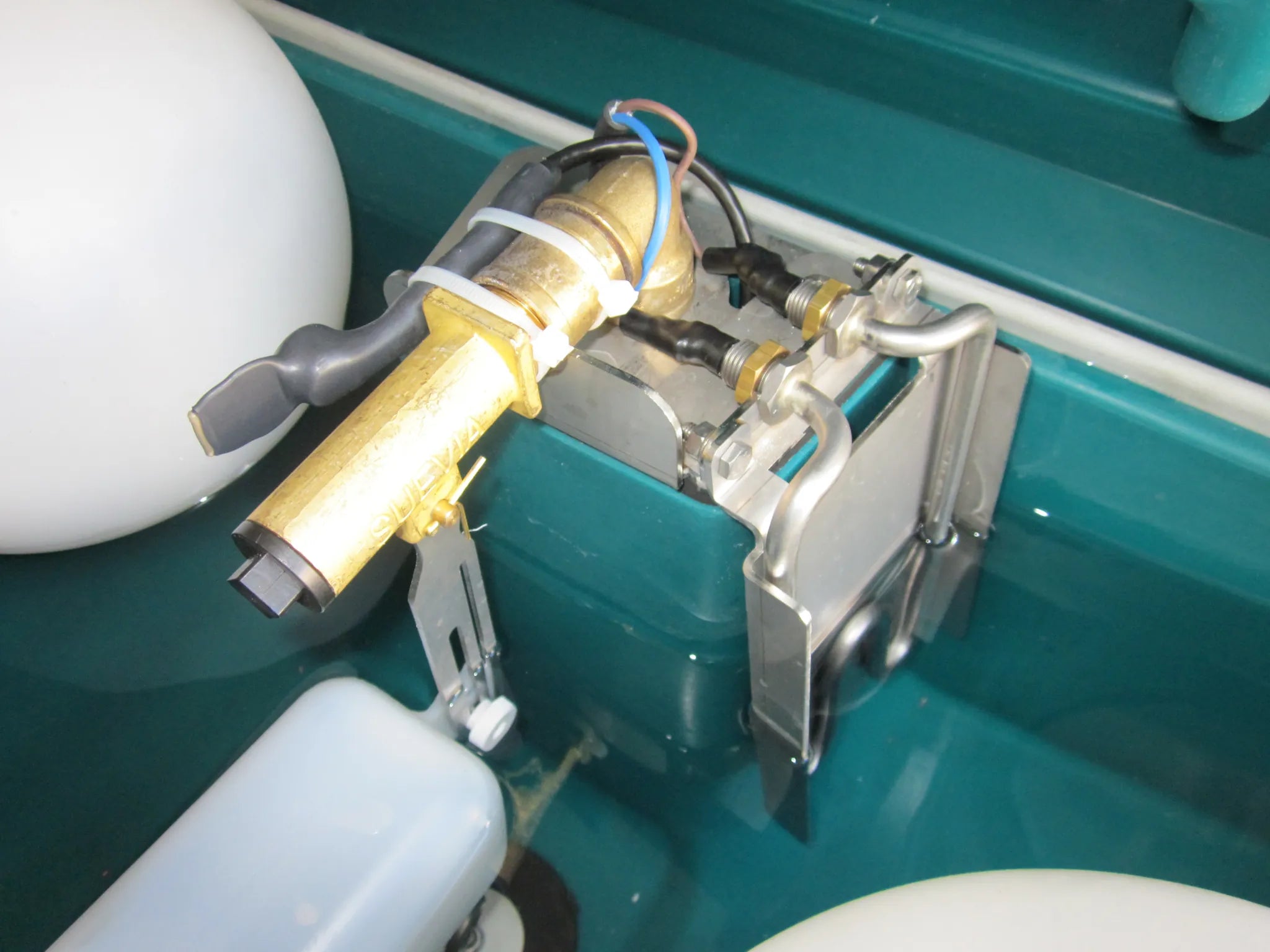 Thermo-Quell Mod. 640, 2 Bälle Isolierte Tränke, 80 Liter