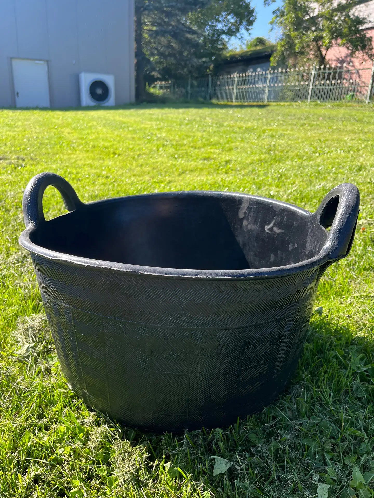 Gummi-Futtertrog 32L