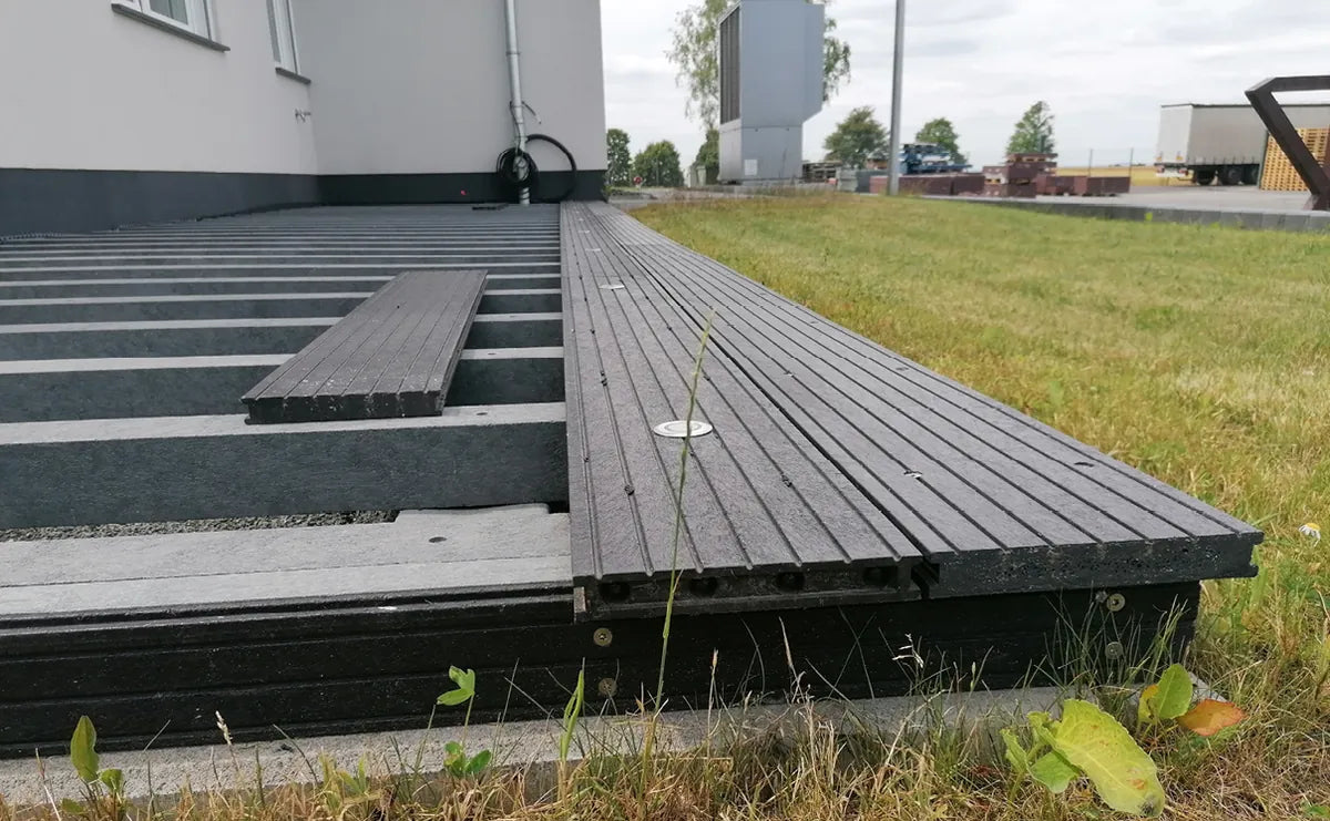Balken aus Recyclingmaterial