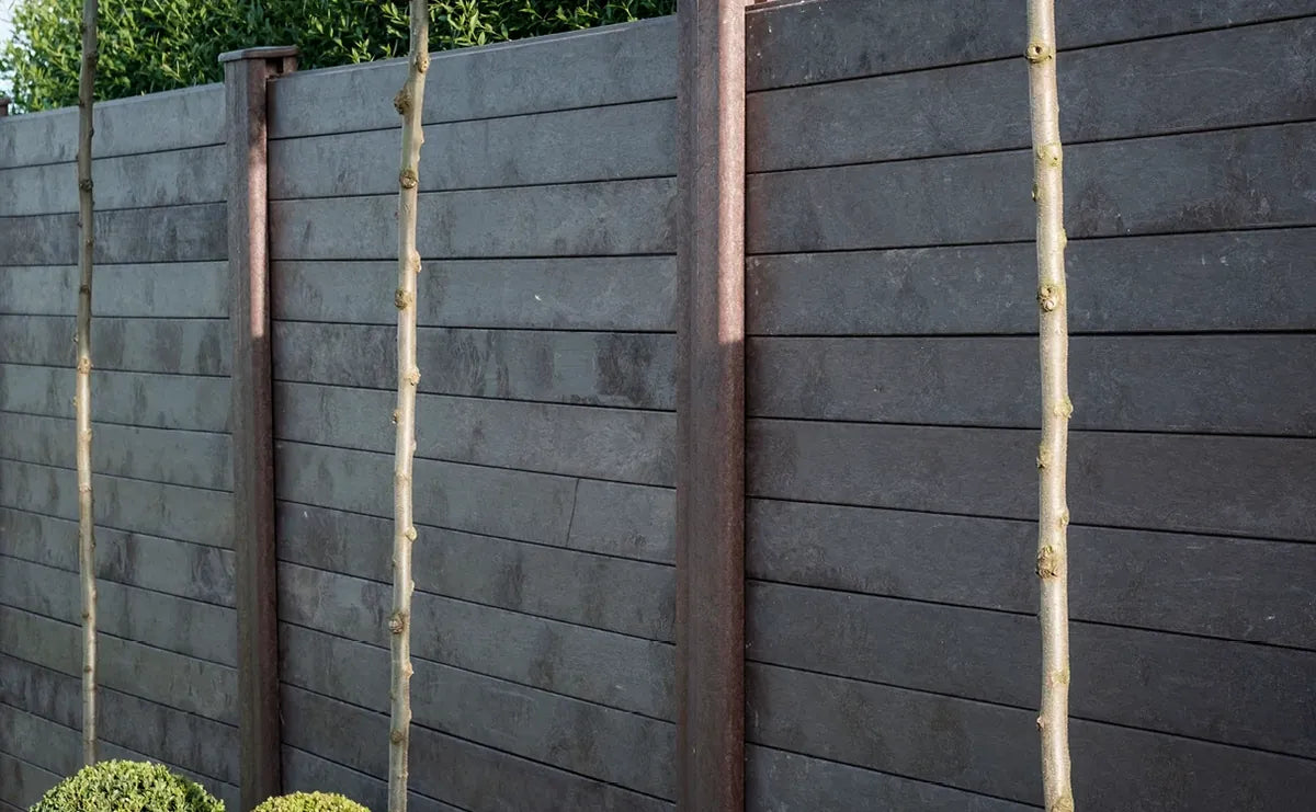 Sichtschutzwand aus Recyclingmaterial - Eckpfosten