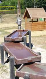 Matschtisch aus Recyclingmaterial