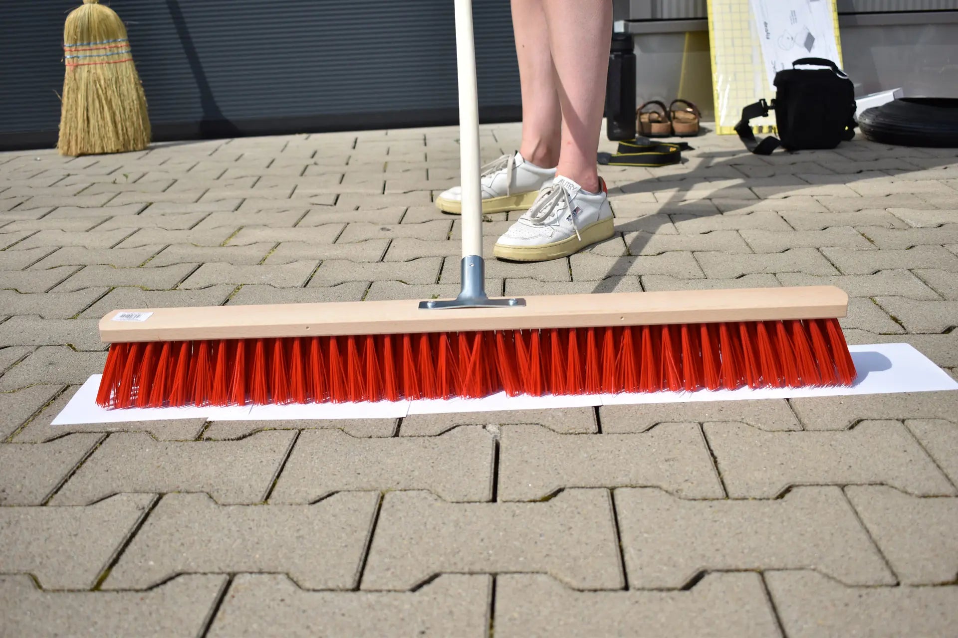 Großraumbesen Elaston 80cm mit Metallhalter